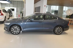 2024 Volvo S60 B4 Inscription Luxury Edition