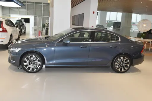 2024 Volvo S60 B4 Inscription Luxury Edition