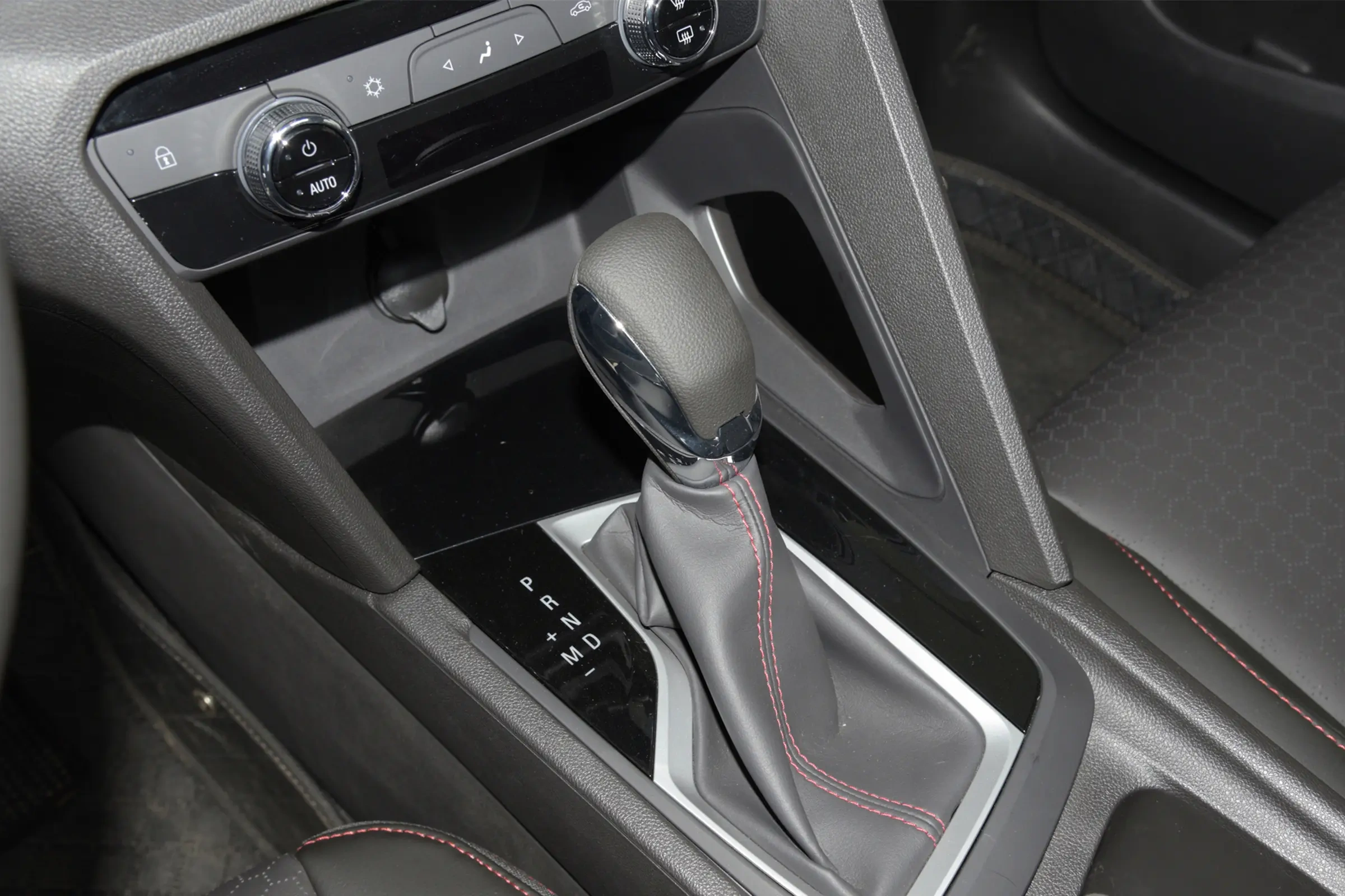 2020 Chevrolet Orlando Mild Hybrid Redline 530T Automatic Indulgence Edition (5+2 seats)