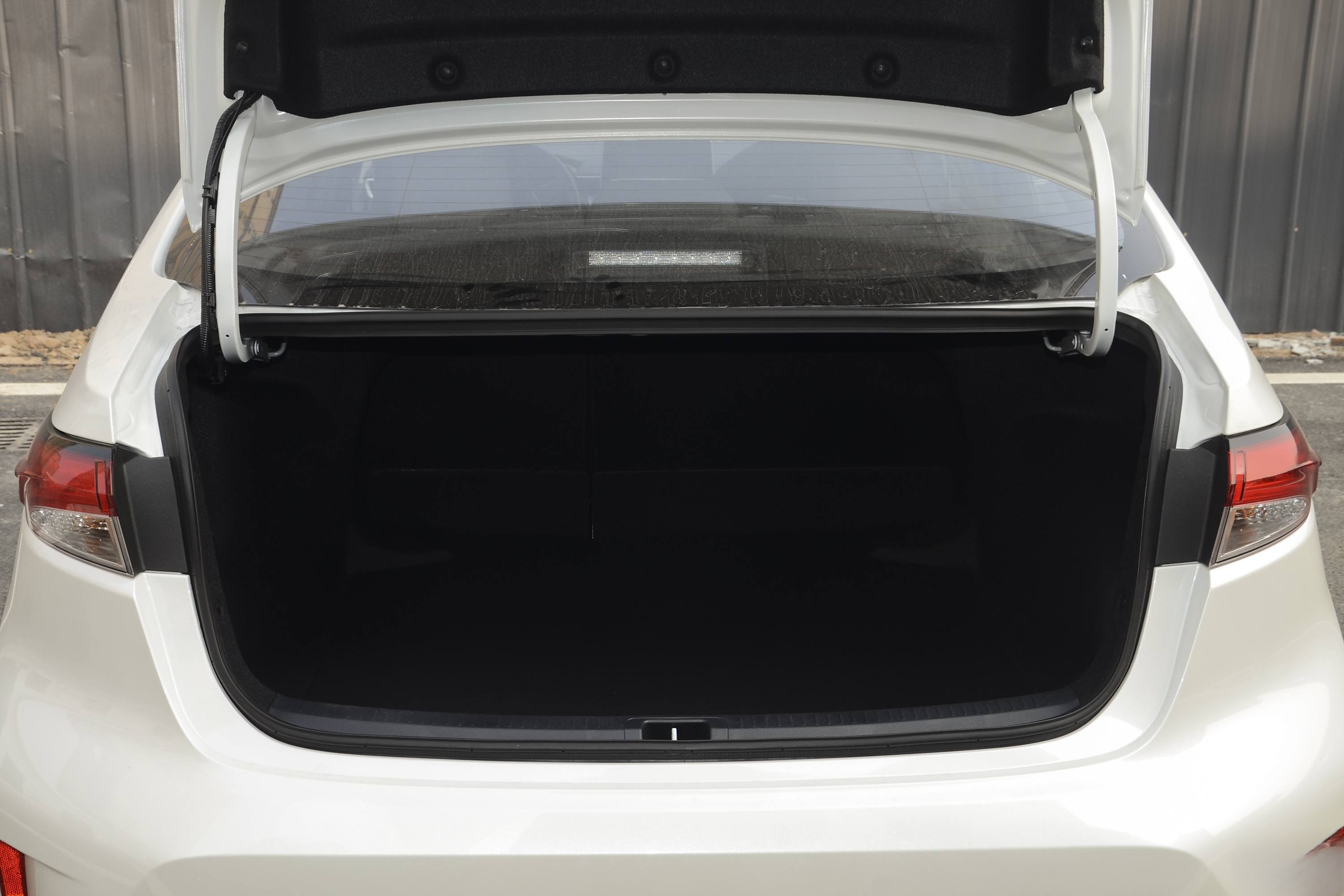 2019 Toyota Levin Hybrid 1.8L E-CVT Luxury Edition (China VI Emission)