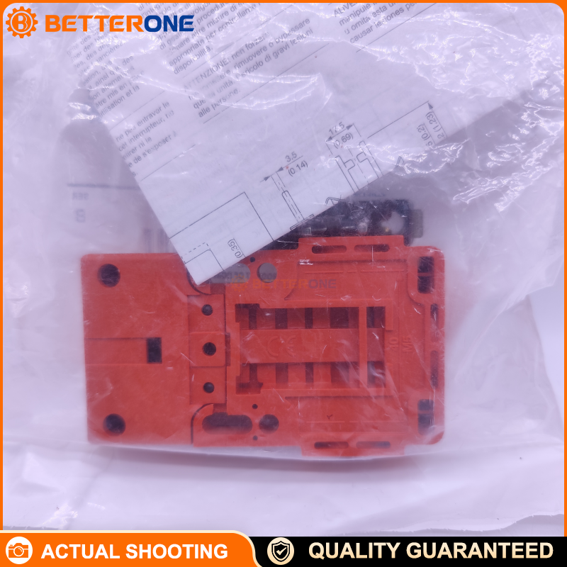 Allen-Bradley Guardmaster 440K-T11085 Trojan™ 5 Tongue Interlock Safety Switch 2NC + 1NO Gold BBM Plastic M20