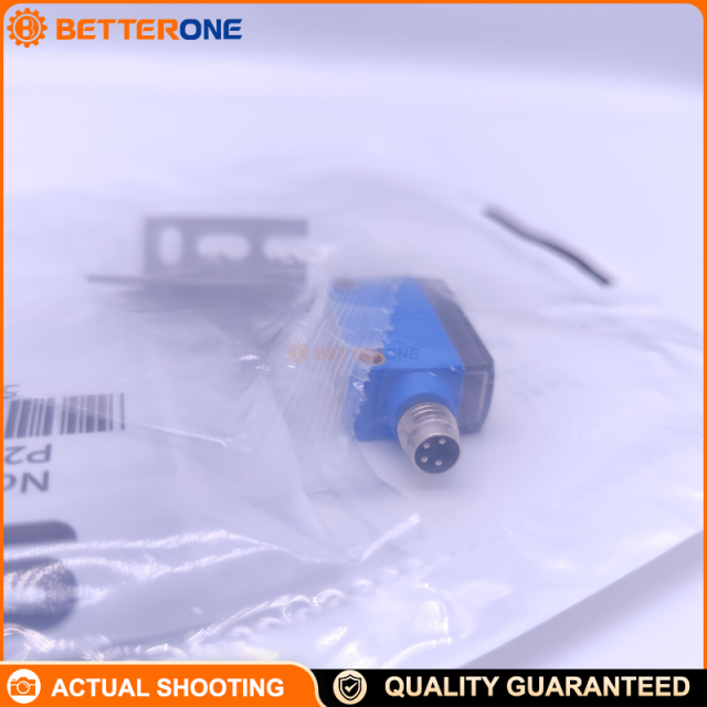 SICK GL6-P4212 Retro-Reflective Photoelectric Sensor, 0.03–6 m (Dual Lens), 10–30 VDC, PNP, Light/Dark Selectable, IP67, M8 4-Pin (Incl. P250 Reflector)