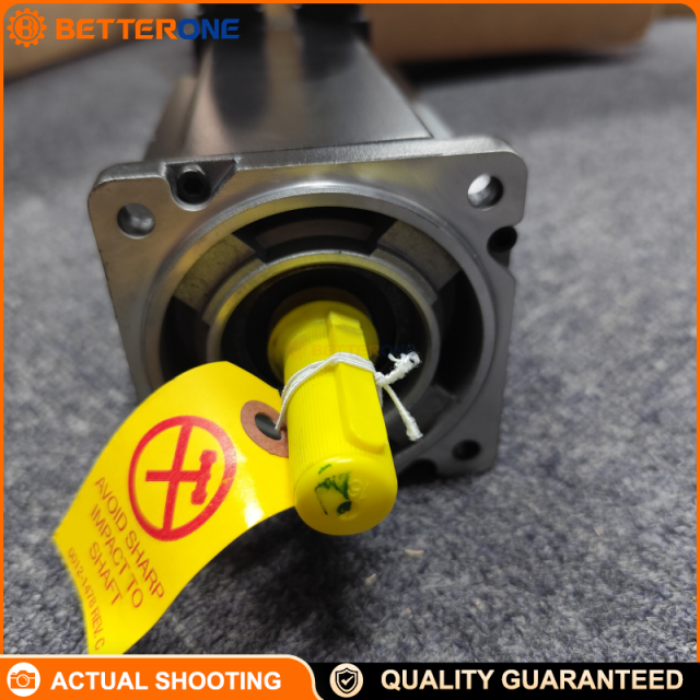 Allen-Bradley MPL-A330P-MJ74AA Kinetix MPL Low-Inertia Servo Motor, 230V Class, 100mm Frame, 76.2mm Stack, 5000 RPM, Multi-Turn Absolute High-Resolution Encoder (Hiperface), SpeedTec Right-Angle Quick Connect, 24VDC Holding Brake, Keyed Shaft