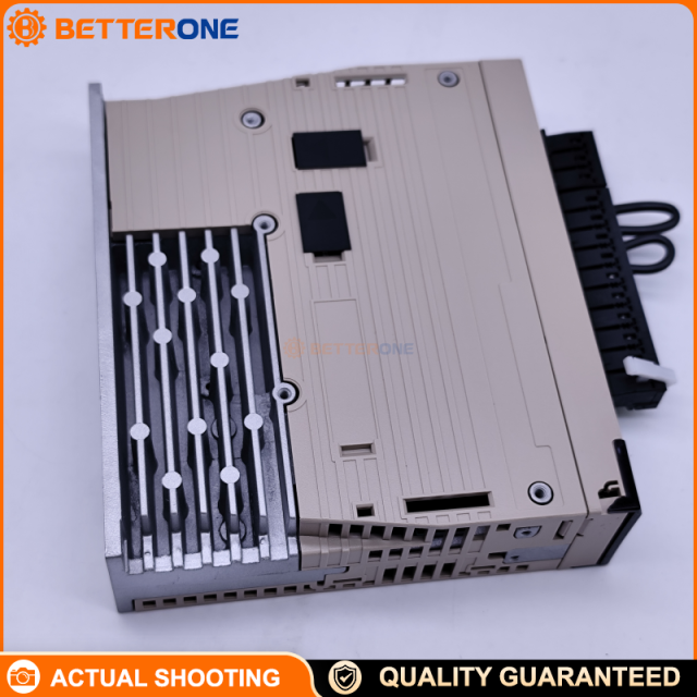 Yaskawa SGDV-1R6A11B Sigma-5 (Σ-V) SERVOPACK Servo Drive, MECHATROLINK-II, 200V Class, 200W, Output 1.6A 3-Phase 0–230V 0–400Hz, Input 200–230VAC (1Φ/3Φ), Industrial Servo Amplifier