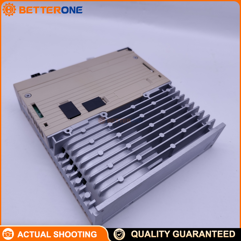 Yaskawa SGDV-2R8A11A Sigma-5 (Σ-V) SERVOPACK Servo Drive, MECHATROLINK-II, 200V Class 3-Phase 200–230VAC, 0.4kW 400W, 2.8A Output, Industrial Servo Amplifier