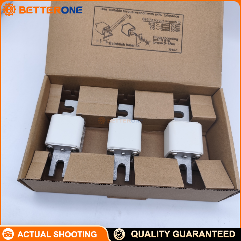 Eaton Bussmann 170M3015 High Speed Square Body Fuse, Class aR Semiconductor Fuse Link, 200A, 690V IEC / 700V UL, 200kAIC, Blade End x Blade End, Top Fuse Status Indicator (/80 Visual), DIN 43 620
