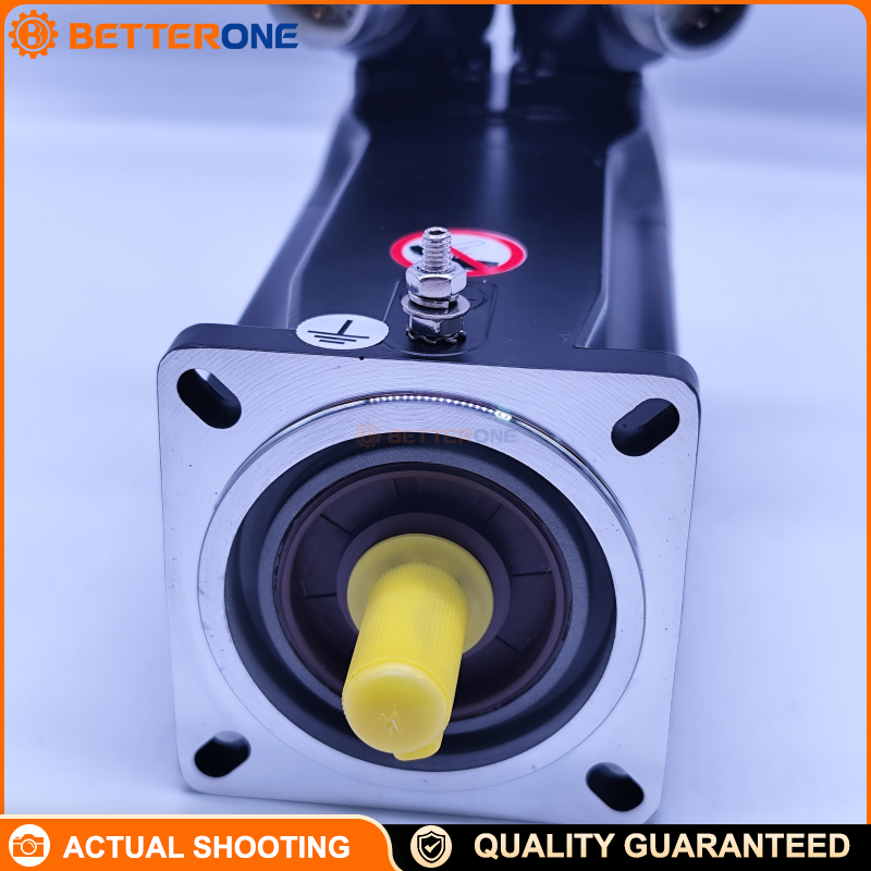 Schneider Electric SH30701P01A2000 SH3 070 Servo Motor, 1.25 N·m Continuous Stall Torque, 8000 rpm Max, Absolute Single-Turn SinCos Hiperface Encoder, 70mm Flange, Smooth Shaft No Key, No Brake, 90° Connector, IP54/IP65, 115–480V, For PacDrive 3 / Lexium