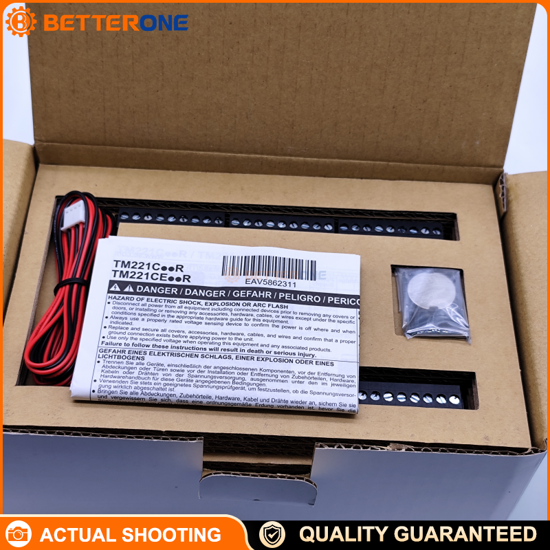 Schneider Electric TM221CE40R Modicon M221 PLC Logic Controller, 40 I/O (24DI + 16 Relay Outputs), 2×0–10V Analog Inputs, 100–240VAC, Ethernet + Serial, SD/USB, Machine Automation Controller