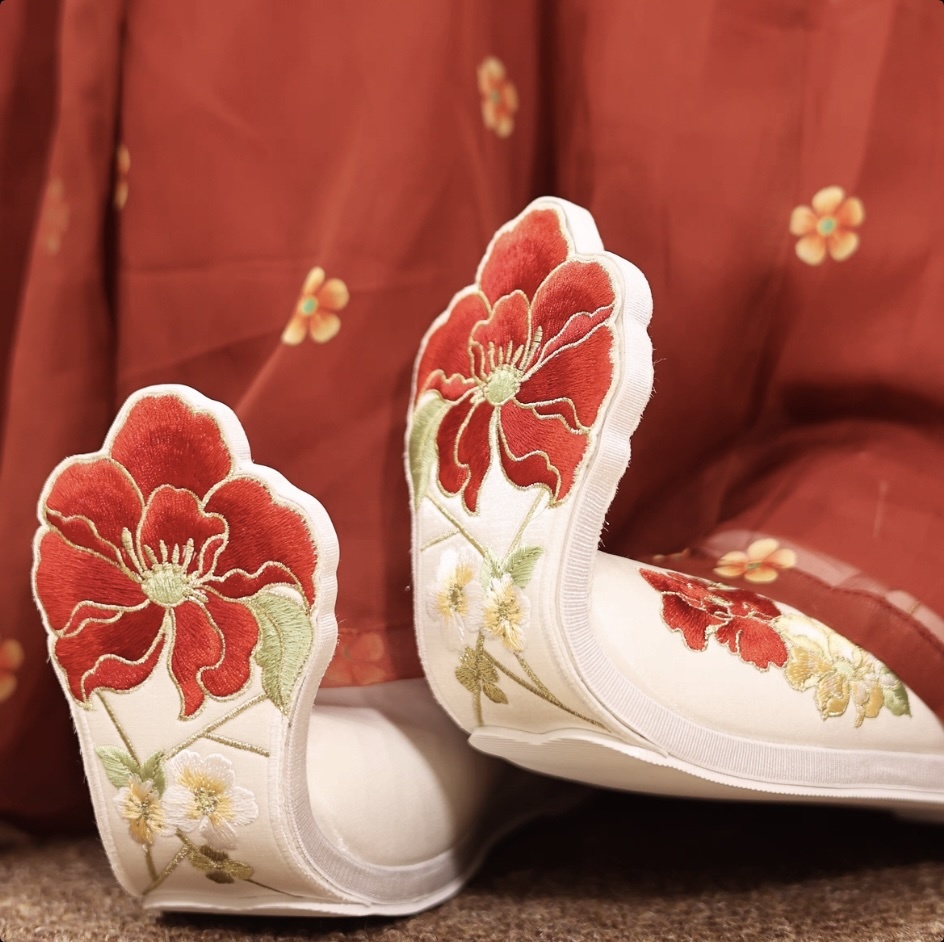 Improved Version of Qiaotou Shoes (Hanfu Footwear)，Invisible/Flat Heel