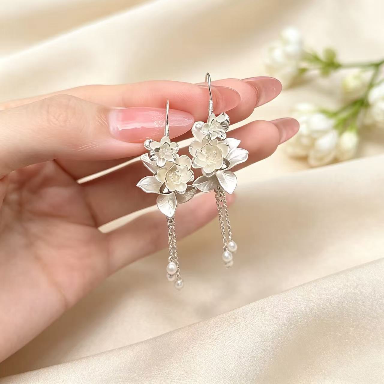 Vintage Chinese Style Floral Dangle Earrings
