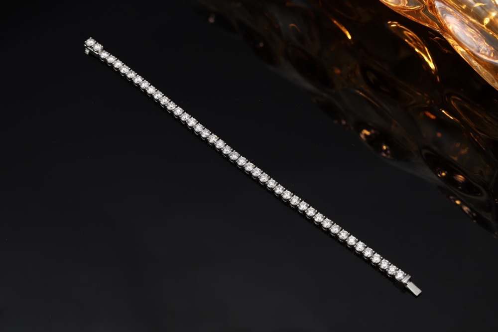 PT950 Lab-Grown Diamond Bracelet (Round, 0.20 Carat)