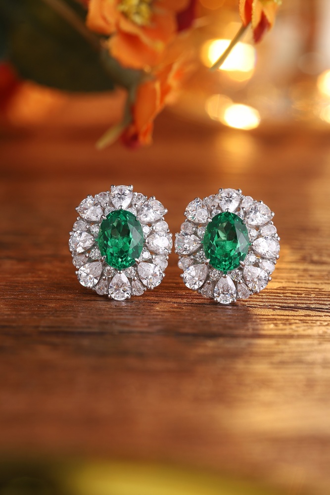 S925 Silver Lab-Grown Emerald Stud Earrings