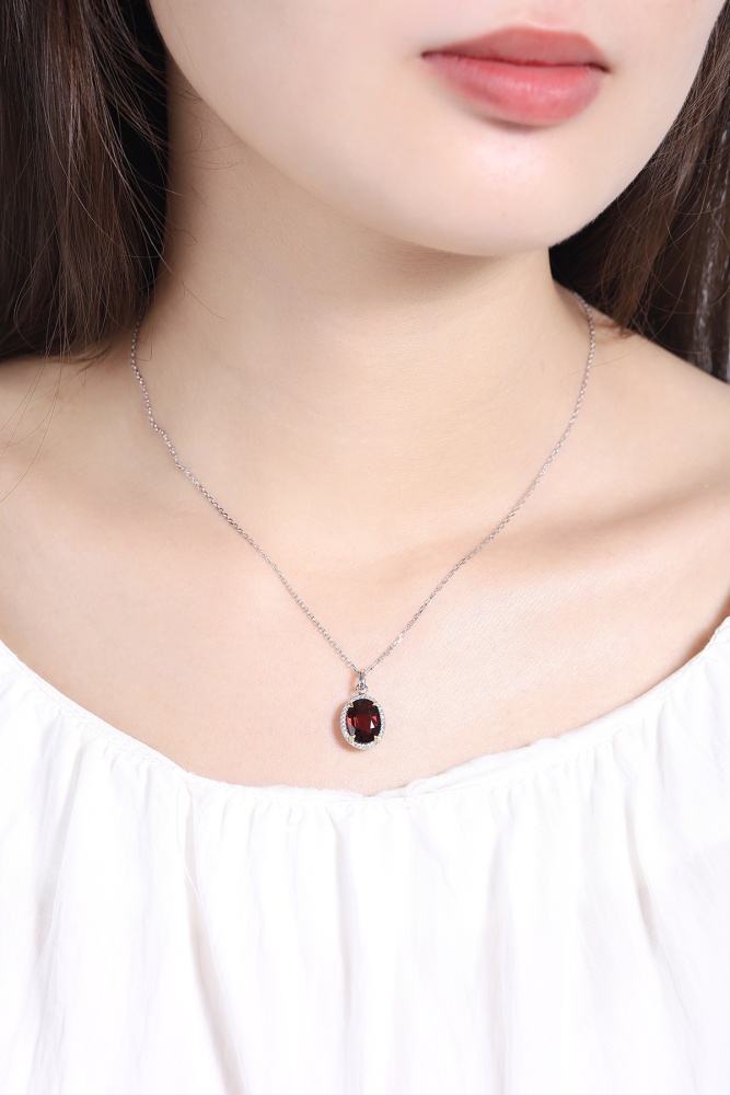 S925 Sterling Silver Natural Garnet Necklace Y