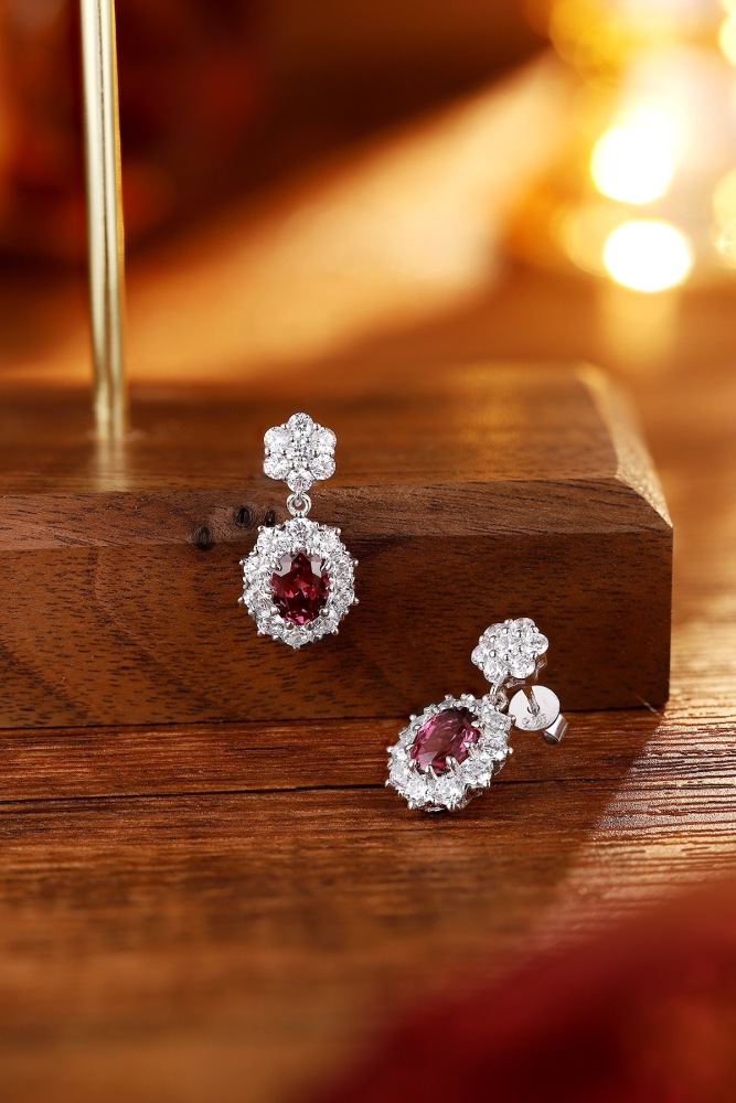 S925 Silver Natural Garnet Stud Earrings