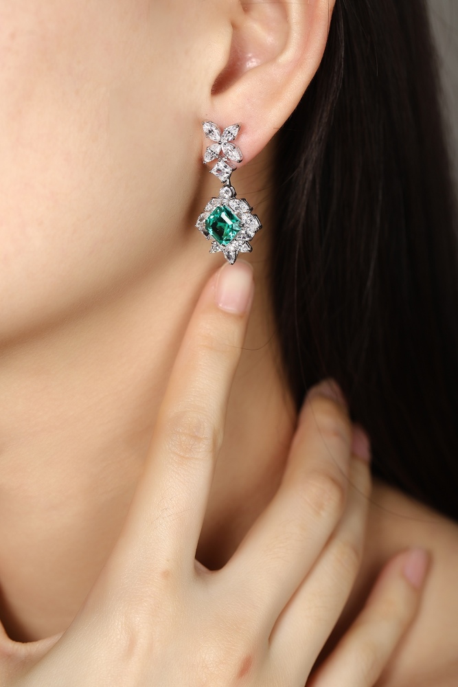 S925 Silver Stud Earrings Set with Lab-Grown Emeralds
