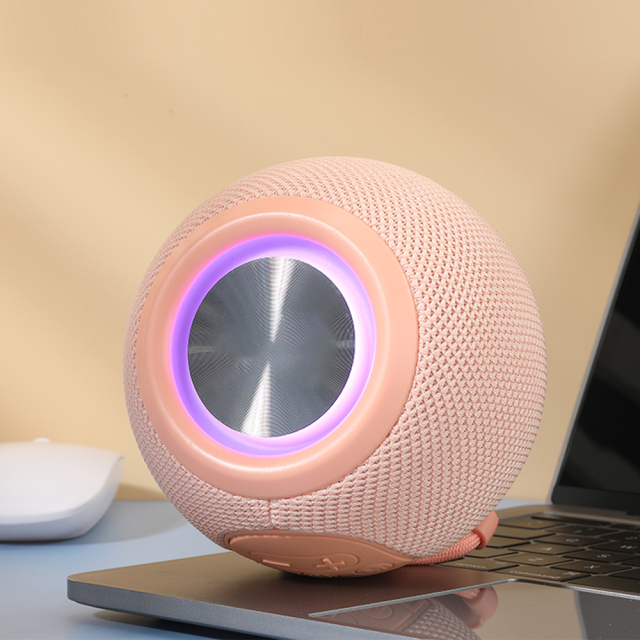 New Design muzen mini speaker Wireless Audio Line Mini Speaker