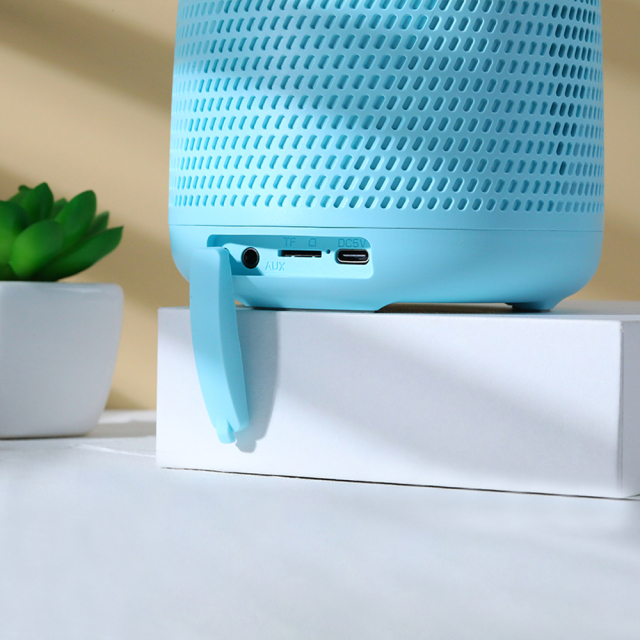 Latest adorable mini speaker ktv wireless mic with button to adjust volume mini wireless BT speaker Priority Promotional for Kid