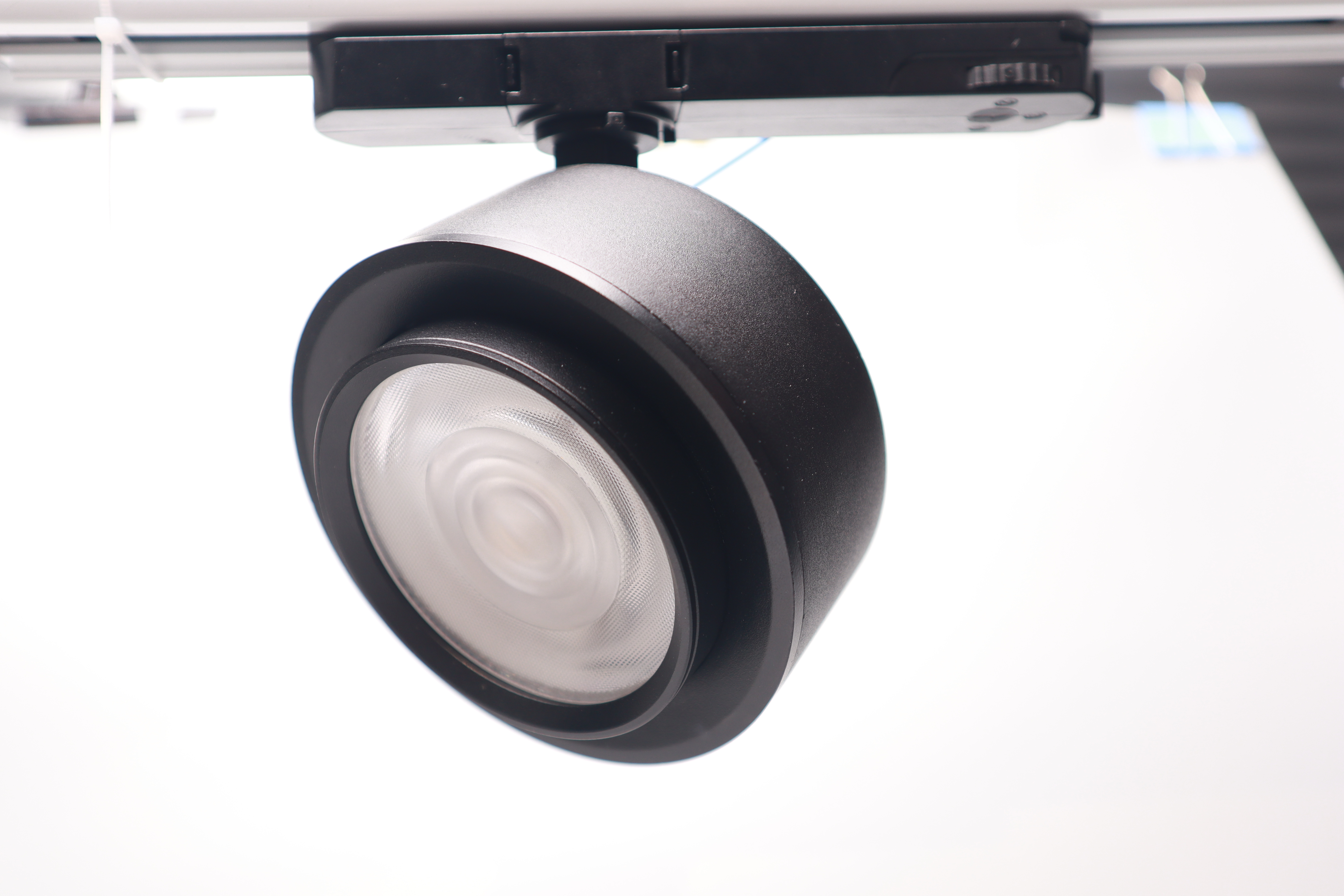 LT04 TRACK LIGHT