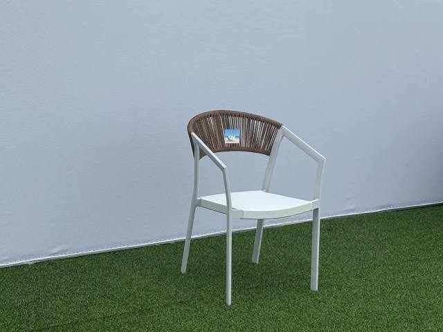 Twisted rattan flat tube chair