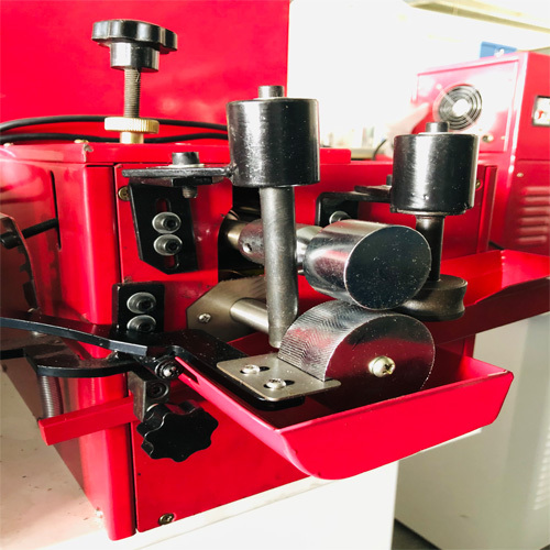 Upper Shoes Edge Automatic Gluing Machine, Model: HM-108