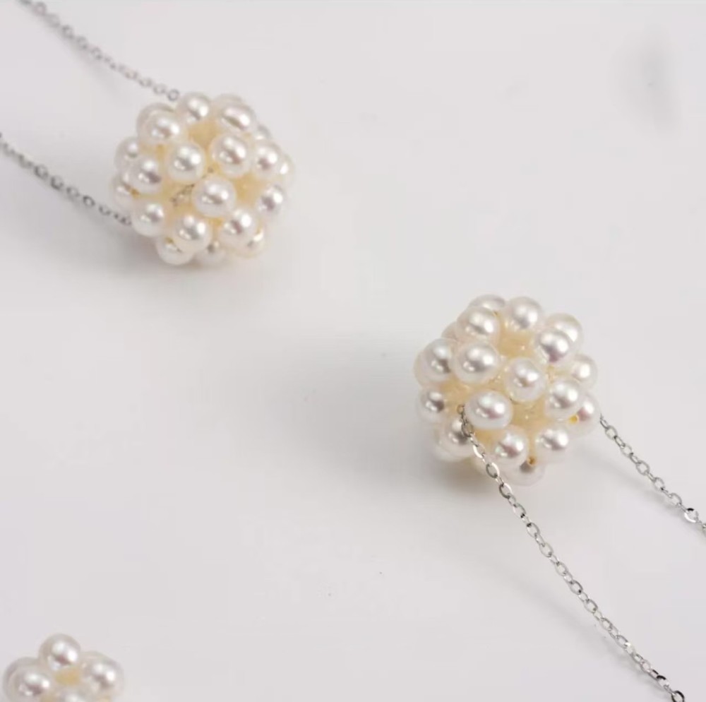 White embroidered ball pearl necklace-13.5mm