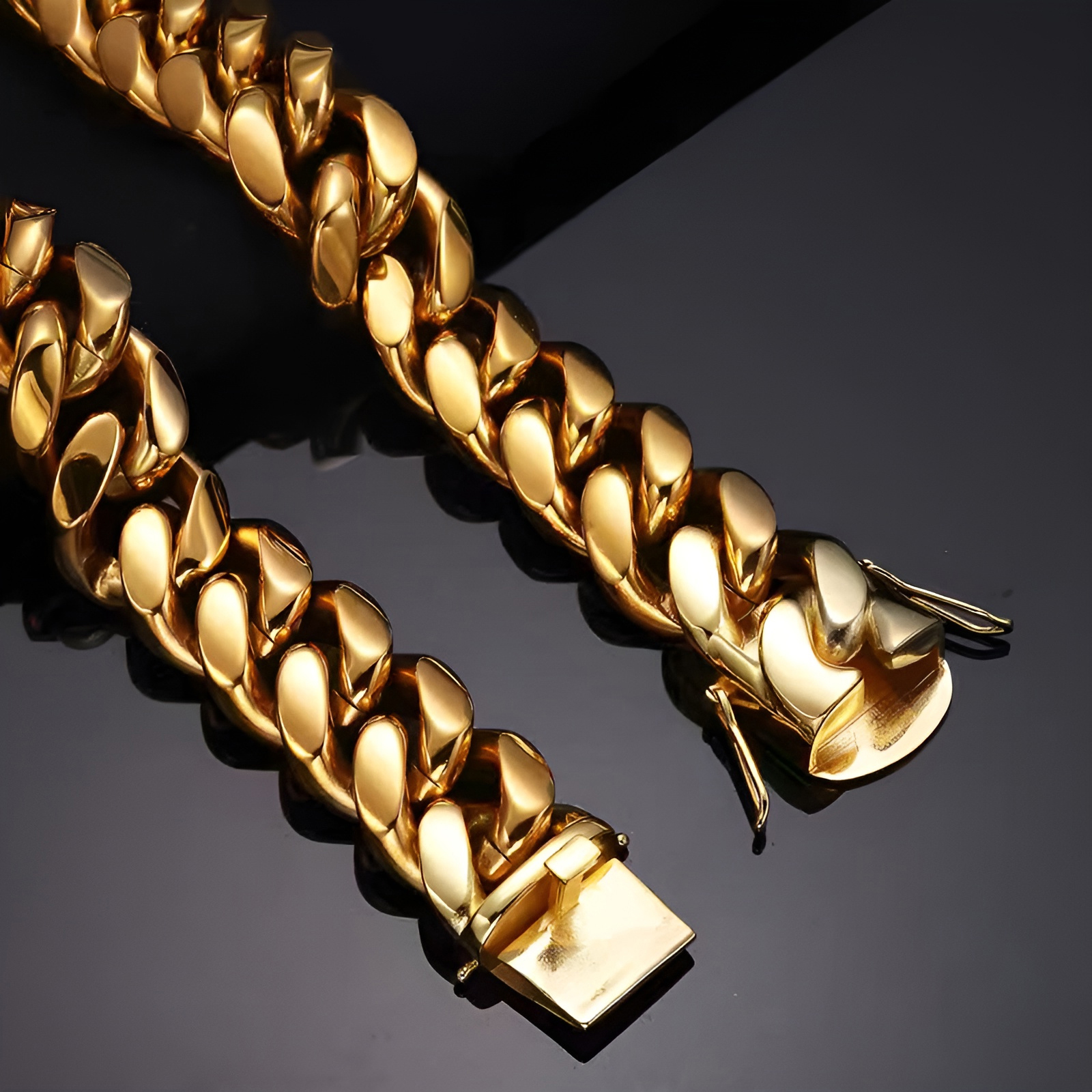 Curb chain necklace