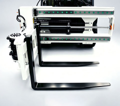 Trilateral Head