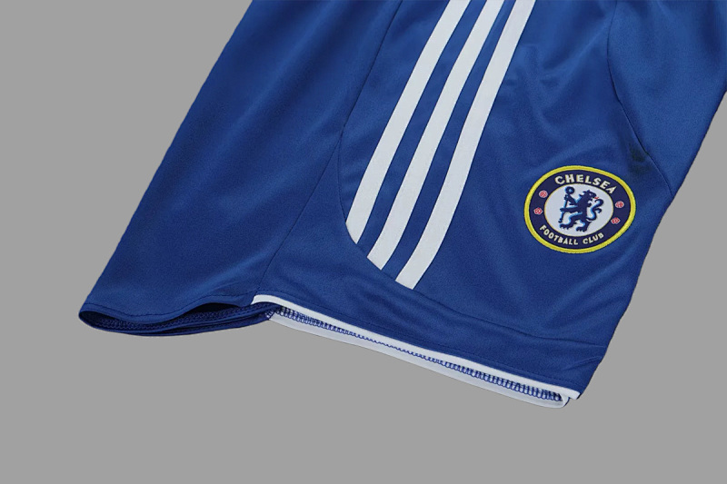 06/08 Chelsea Home Kids Retro Soccer Jersey Size 16-28
