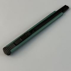 Green Plastic 9mm Retractable Box Cutter Black SK5 Carbon Steel Snap Blade Utility Art Craft Knife OEM Customizable LIANGJIN,MY SHOP,