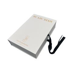 Custom Logo Recycled Ribbon Printed Gift Boxes with Unique Magnetic Closures UV Coating Embossed Packaging Paper with Window