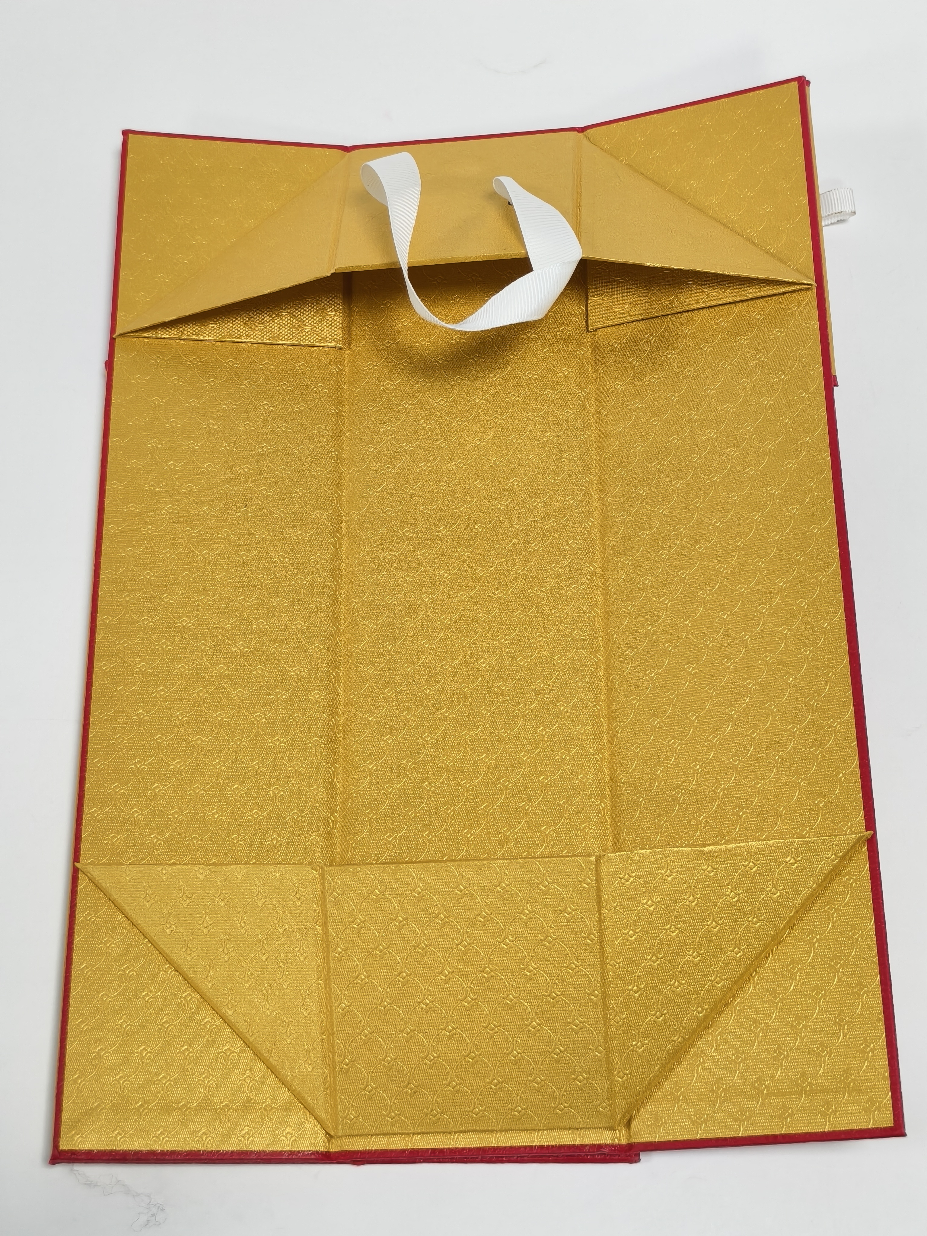 Folding wine box