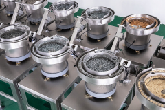 Máquina envasadora de conectores para muebles