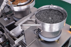 Máquina envasadora de herrajes para muebles