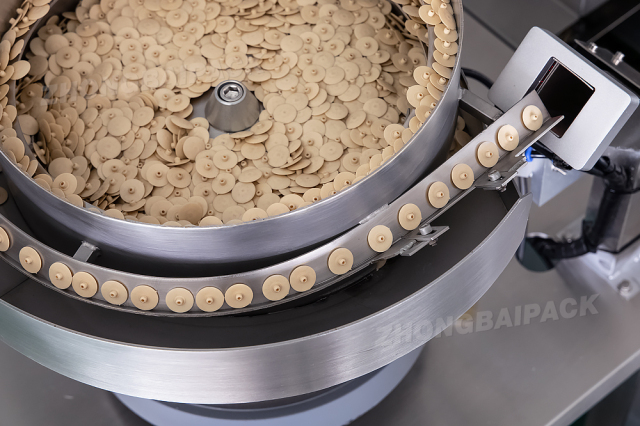 Máquina envasadora de kits de fijaciones