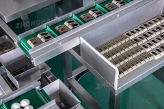 Máquina envasadora de kits de herrajes