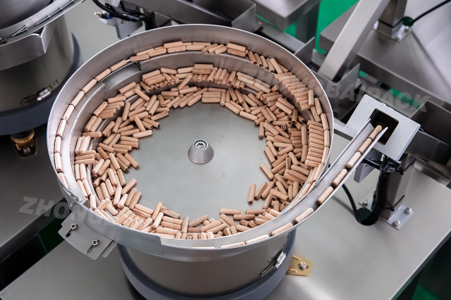 Máquina empacadora de juegos de accesorios