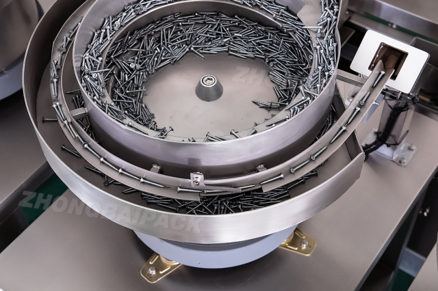 Máquina empacadora de herrajes para muebles