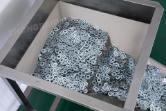 Máquina encajadora de tornillos