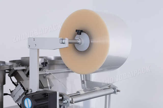 Máquina empacadora de escuadras de metal