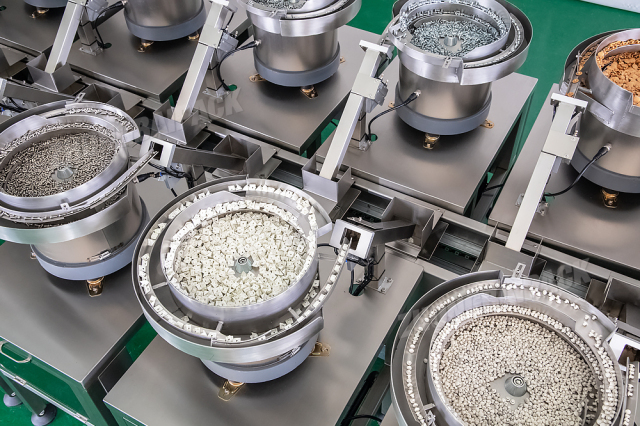 Máquina empacadora de fijaciones y accesorios