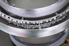 Máquina envasadora de piezas pequeñas de plástico