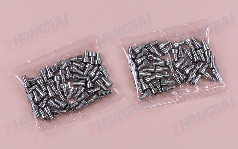 Maszyna pakująca śruby z łbem sześciokątnym wewnętrznym