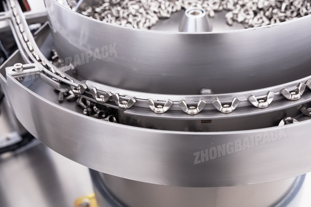 screw and wing nut packing machine