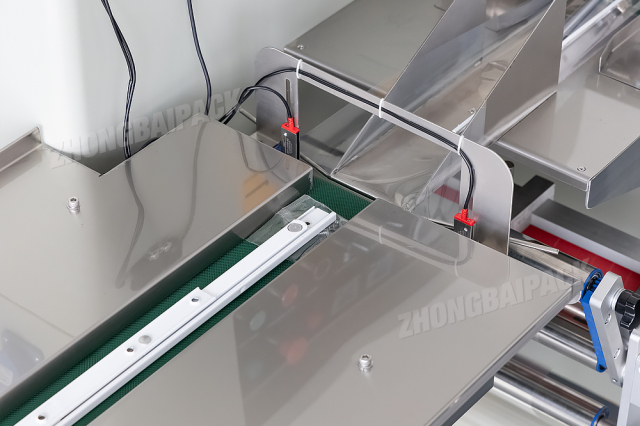 Máquina envasadora de herrajes para armarios