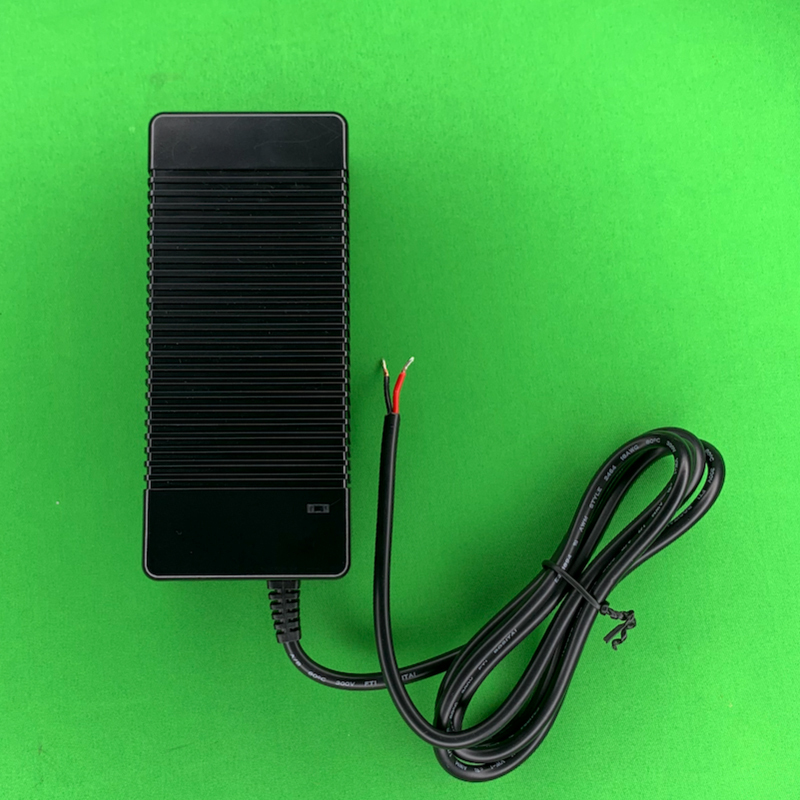 100.8W 12.6V 8A Li-ion Battery Charger with Flying Leads | QINXPOWER®