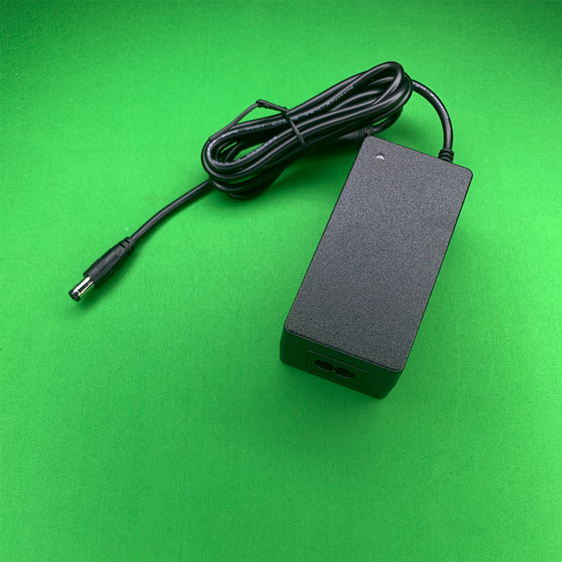 63W 12.6V 5A Lithium Battery Charger with DC Plug | QINXPOWER®