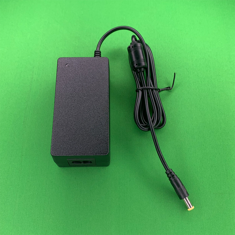16.8V 1.5Amp 25.2W 4S Lithium Battery Charger with 5.5x2.5mm center-pin DC connector
