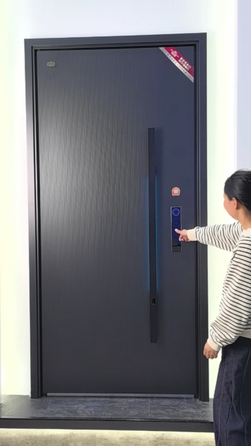 Smart security door with handle-sensing light