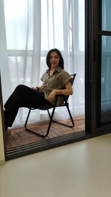 Sliding and Pivot Windows Series H-W8 Max Swing-in sliding window with reverse pull mechanism; Colorful high-end version