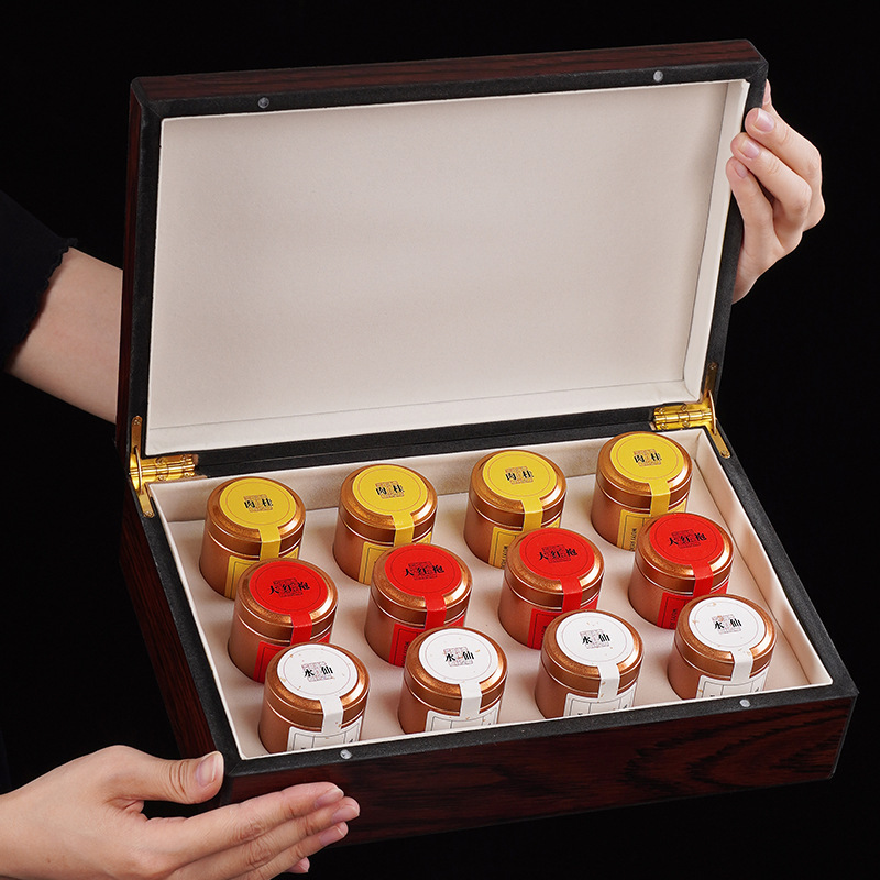 Wuyi Golden Junmei premium black tea wholesale small canned tea gift box red robe cinnamon high-end wooden box gift
